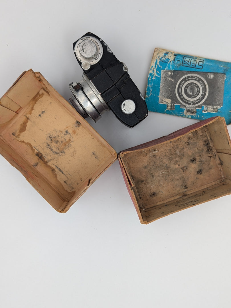 Appareil Photo – SEM Kim (v. 1950)