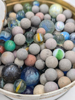 Load image into Gallery viewer, Boîte en Fer "Pierrot" &amp; Collection de Billes Anciennes