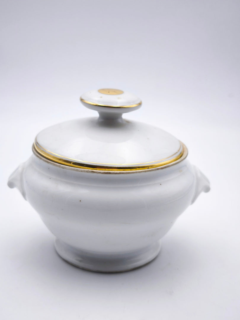 Sucrier Couvert en Porcelaine Fine – Liseré Doré & Design Festonné