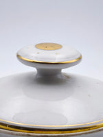 Load image into Gallery viewer, Sucrier Couvert en Porcelaine Fine – Liseré Doré &amp; Design Festonné