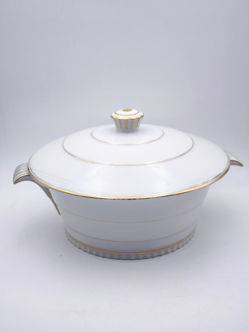 Grande Soupière Royale en Porcelaine de Limoges – Design Festonné & Dorure