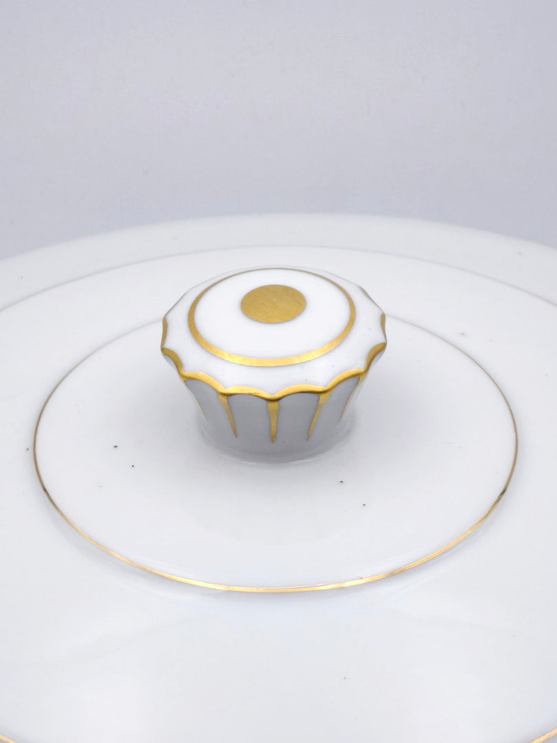 Grande Soupière Royale en Porcelaine de Limoges – Design Festonné & Dorure