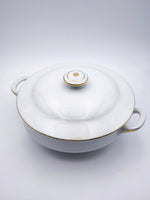 Load image into Gallery viewer, Grande Soupière Royale en Porcelaine de Limoges – Design Festonné &amp; Dorure