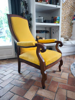 Load image into Gallery viewer, Fauteuil Voltaire – Bois Sculpté &amp; Velours Jaune Solaire