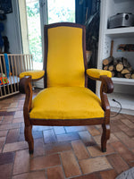 Load image into Gallery viewer, Fauteuil Voltaire – Bois Sculpté &amp; Velours Jaune Solaire