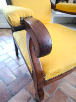 Load image into Gallery viewer, Fauteuil Voltaire – Bois Sculpté &amp; Velours Jaune Solaire