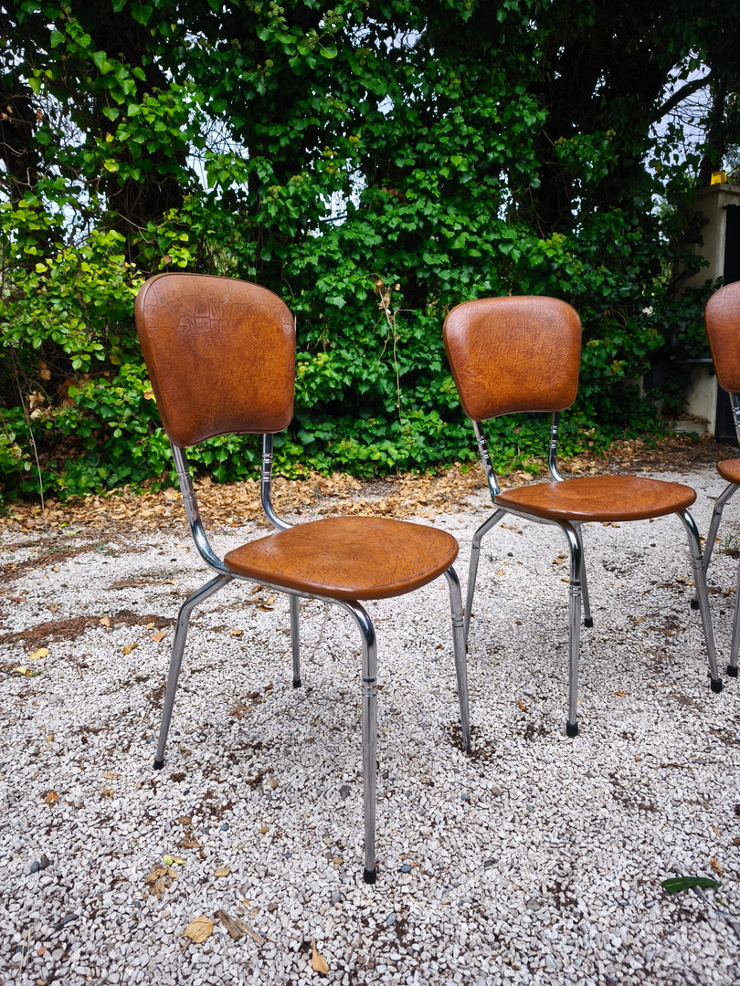 Trio de Chaises Vintage – Skaï Marron & Structure Chromée