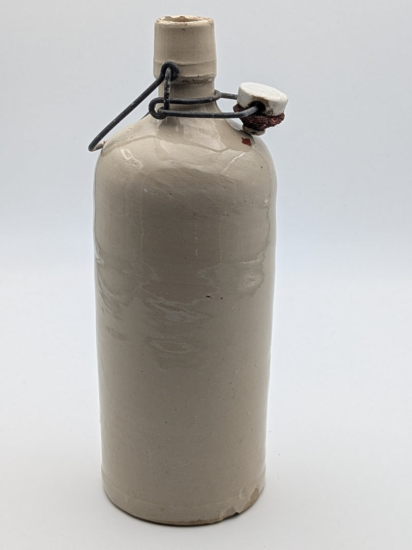 Bouteille de Brasseur en Grès – Esprit Rustique