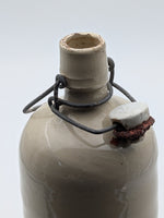 Load image into Gallery viewer, Bouteille de Brasseur en Grès – Esprit Rustique