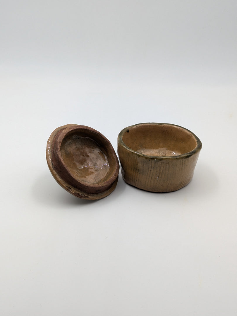 Petit Pot à Couvercle en Grès – Esprit Terre brute