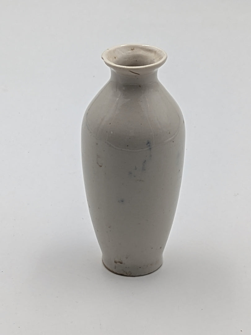 Mini Vase en Porcelaine – Décor Bleu & Blanc