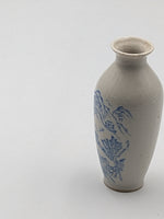 Load image into Gallery viewer, Mini Vase en Porcelaine – Décor Bleu &amp; Blanc