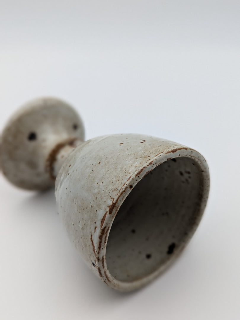 Gobelet ou Vase Artisanal en Grès Pyrité – Esprit Atelier & Brutalisme