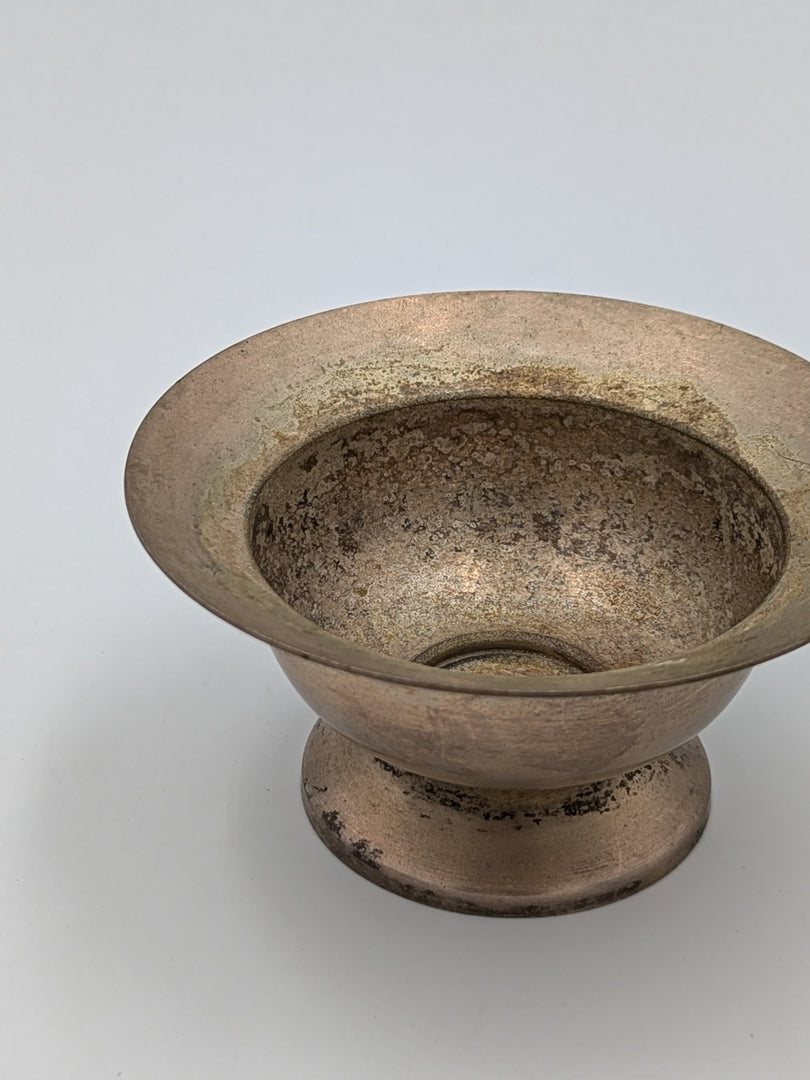 Bol à Piédouche en Métal – Patine Authentique