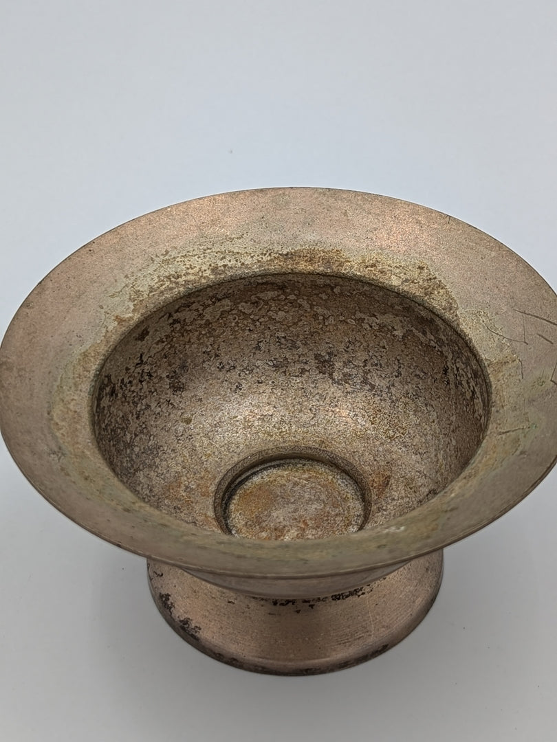 Bol à Piédouche en Métal – Patine Authentique