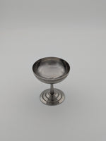 Load image into Gallery viewer, Coupe sur Pied en Métal Argenté – Élégance Classique