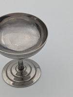 Load image into Gallery viewer, Coupe sur Pied en Métal Argenté – Élégance Classique