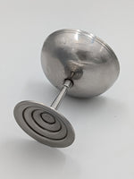 Load image into Gallery viewer, Coupe sur Pied en Métal Argenté – Élégance Classique