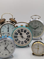 Load image into Gallery viewer, Réveil Mécanique – Jantar "4 Rubis" (URSS)