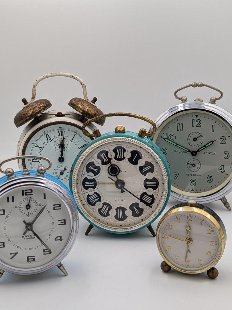 Lot de Réveils – Une Odyssée Mécanique