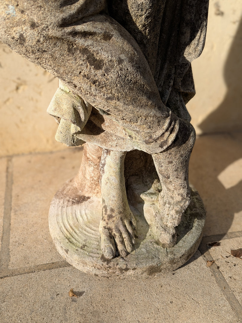 Statue de Jardin en Pierre – Allégorie Classique