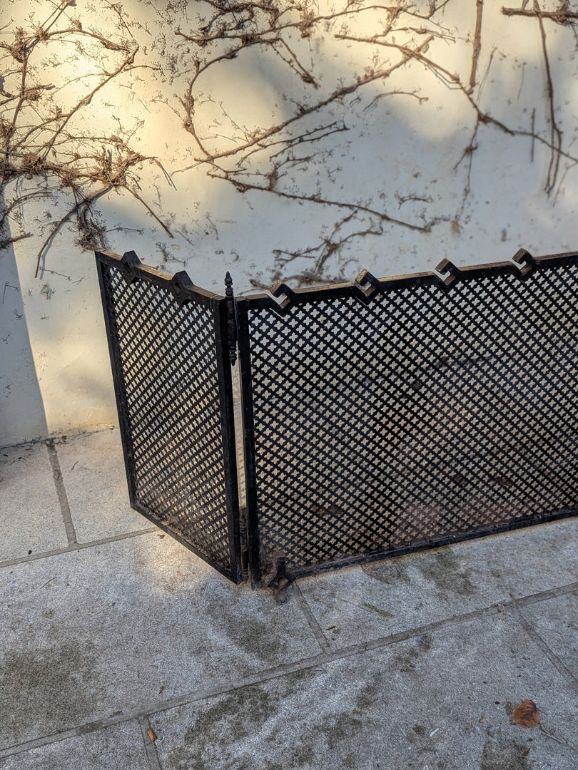 Pare-feu de Cheminée Industriel – Métal Noir & Motif Losanges