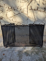 Load image into Gallery viewer, Pare-feu de Cheminée Industriel – Métal Noir &amp; Motif Losanges