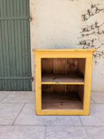 Load image into Gallery viewer, Meuble bas de rangement en bois jaune safran – Fabrication Artisanale Canadienne