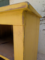 Load image into Gallery viewer, Meuble bas de rangement en bois jaune safran – Fabrication Artisanale Canadienne