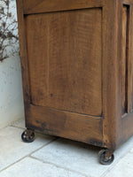Load image into Gallery viewer, Buffet bas en bois massif sur roulettes – Style Industriel &amp; Campagne