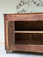 Load image into Gallery viewer, Buffet bas en bois massif sur roulettes – Style Industriel &amp; Campagne