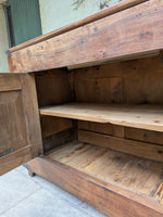 Load image into Gallery viewer, Buffet bas en bois massif sur roulettes – Style Industriel &amp; Campagne