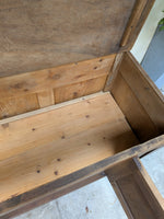 Load image into Gallery viewer, Buffet bas en bois massif sur roulettes – Style Industriel &amp; Campagne