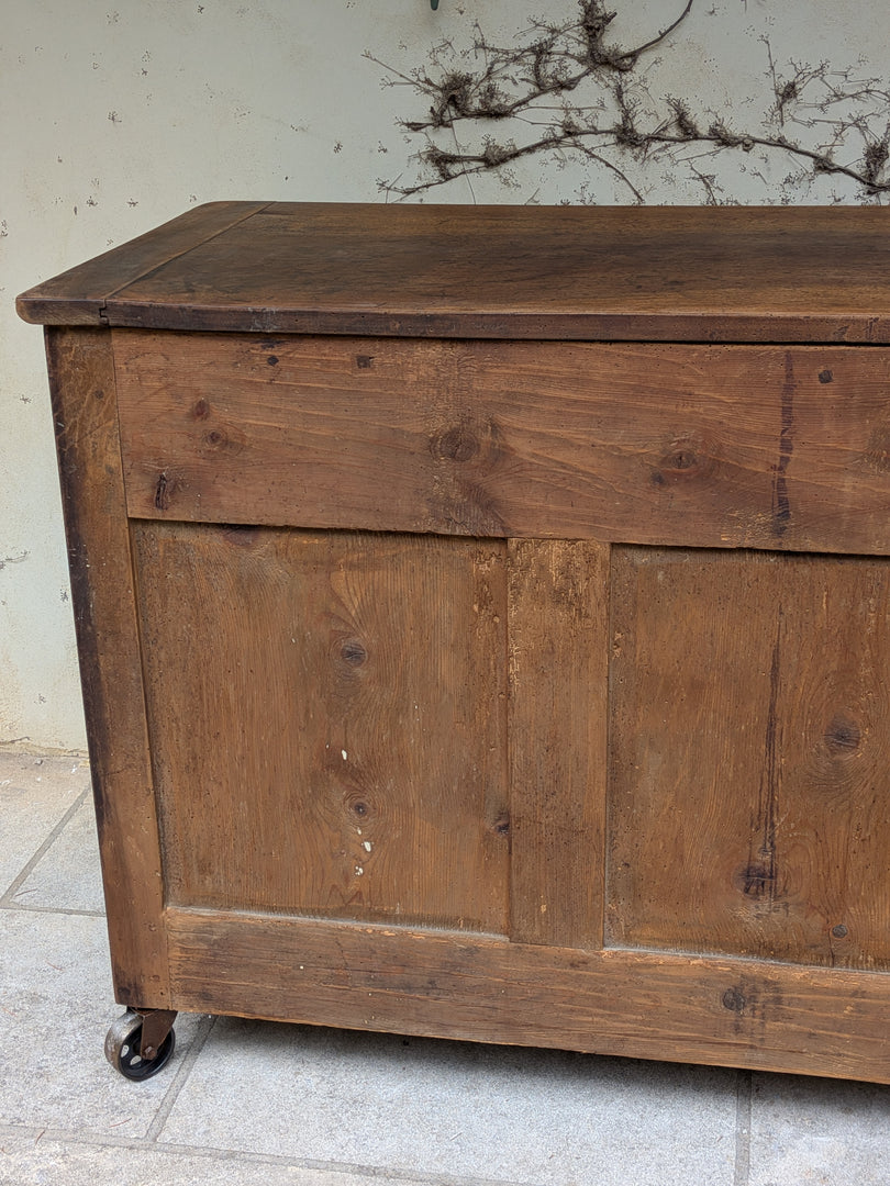Buffet bas en bois massif sur roulettes – Style Industriel & Campagne